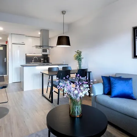 Apartment Club *